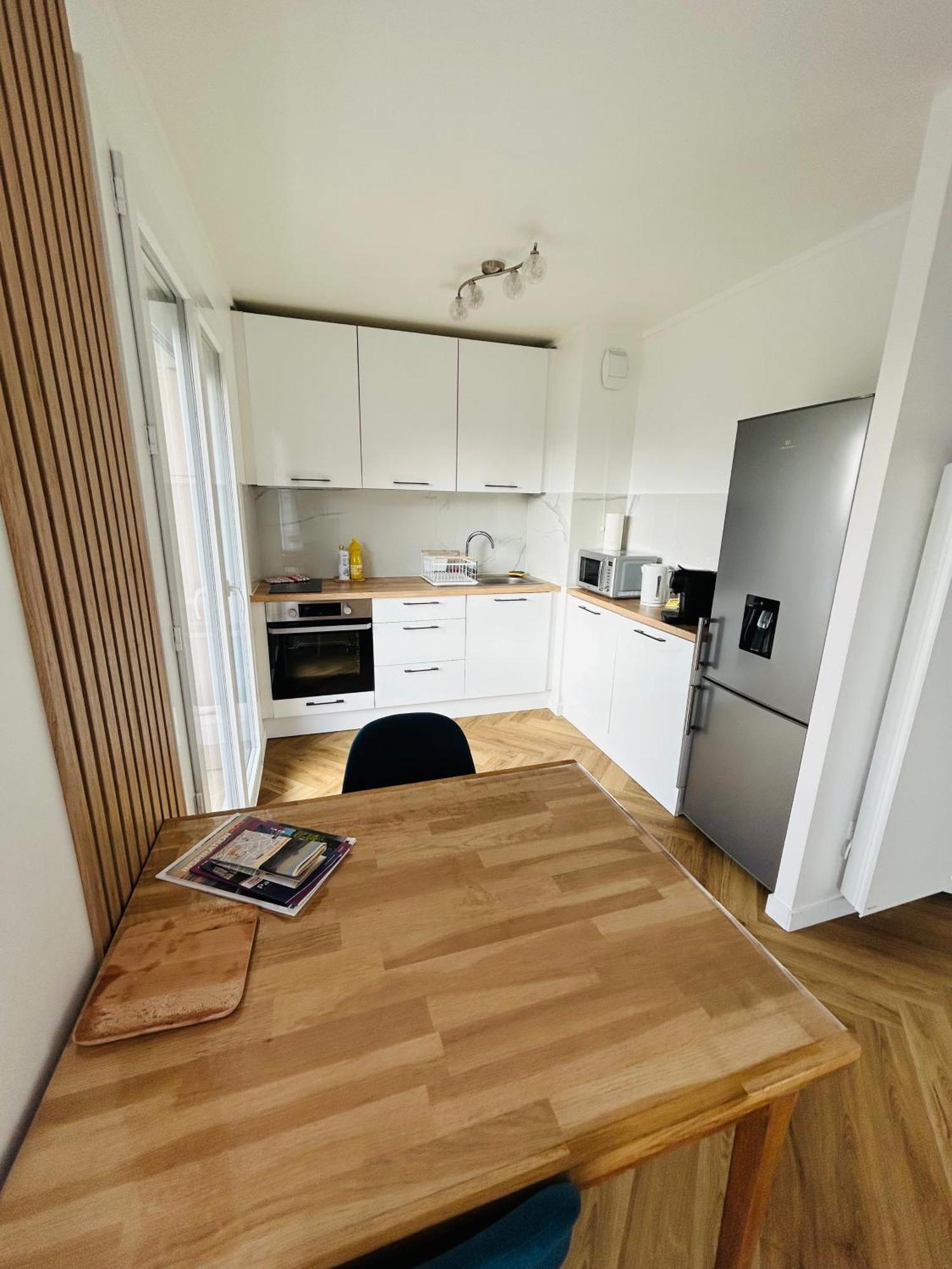 Agreable Studio Chantilly Avec Balcon Et Parking Securise Pau Eksteriør billede